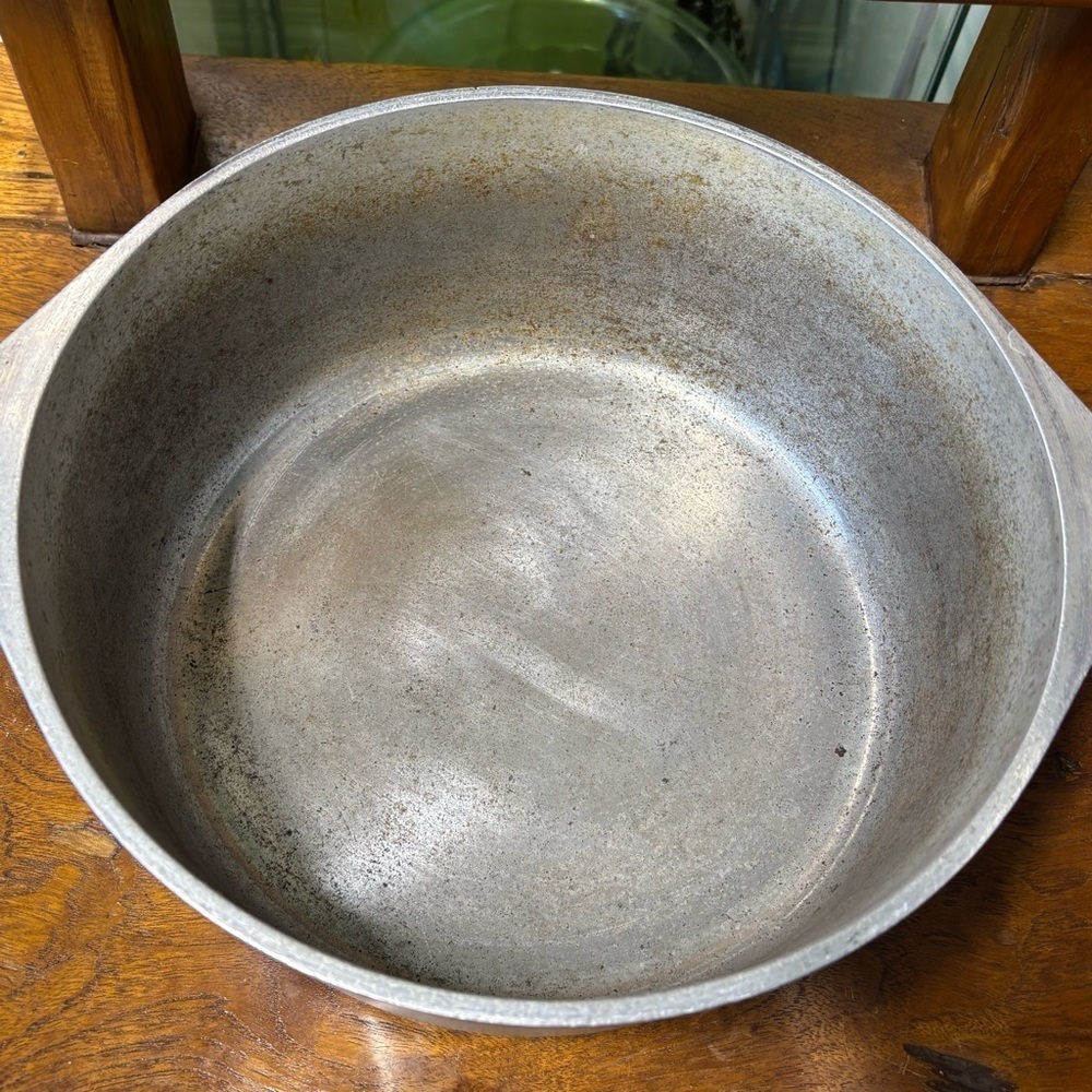 Set of 2 vintage torquoise/ teal Club cast aluminum cookware - Picture 11 of 15